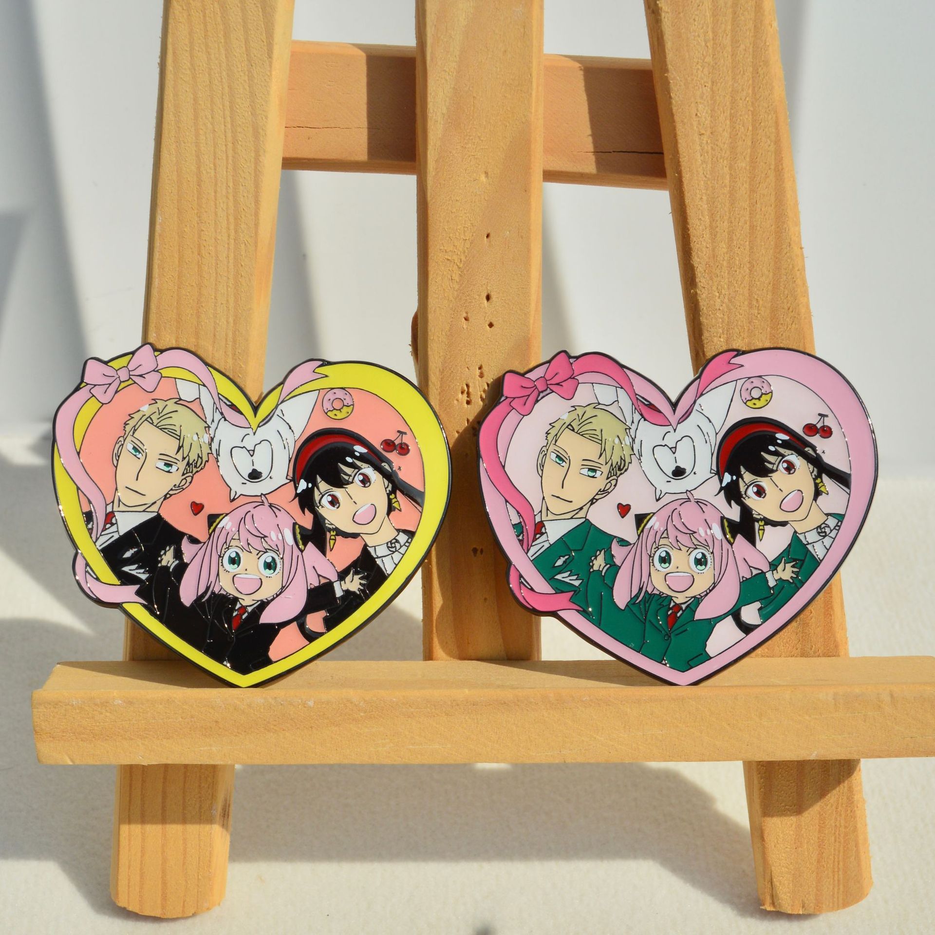 Pendentifs et badges Anya Yor  - Anime Cosplay Yor avis et prix